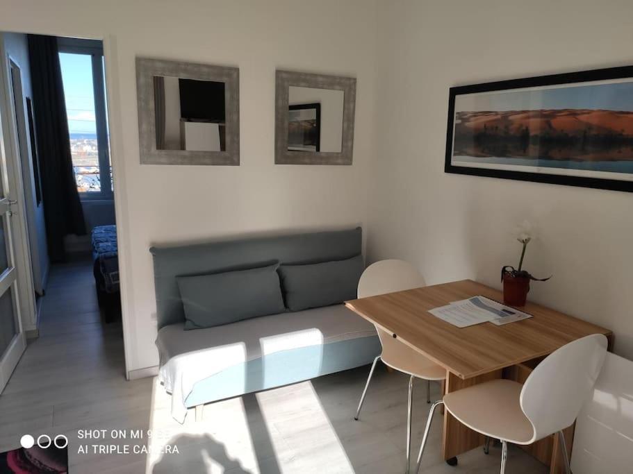 Studio Tribord Le Treport - Vue Mer & Falaises Esterno foto